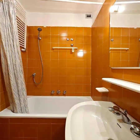 Hostdomus - Sansicario R8 * Cesana Torinese